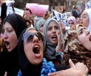   مصر اليوم - نظرة يستنكر إبعاد الدولة للنساء عن المشاركة في المجالات العامة