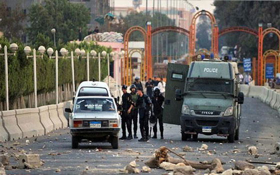   مصر اليوم - التحقيق مع 36 شخصًا واتهامهم بالتعدّي على المنشآت العامّة وحيازة الأسلحة