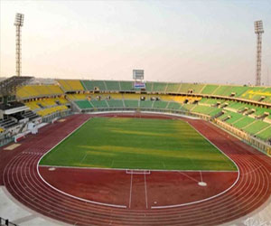   مصر اليوم - طاقم التحكيم الجزائري يتفقد ملعب الجونة قبل مباراة الأهلي وأورلاندوبيراتس