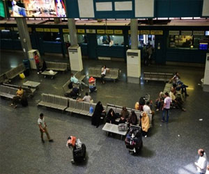   مصر اليوم - مجهولون يغلقون مكتب الخطوط الجوية القطرية في مطار طرابلس