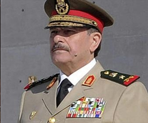   مصر اليوم - وزير الدفاع السوري يتفقد حي الخالدية في حمص