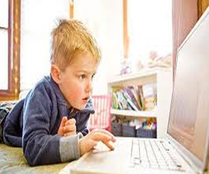 مصر اليوم - ما هي أخطار الكمبيوتر على الأطفال ؟
