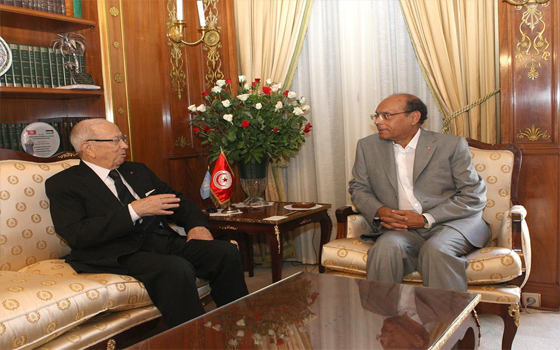 مصر اليوم - المرزوقي يُؤبّن عسكريين قُتلا في الشعانبي ويواصل مشاوراته للخروج من الأزمة