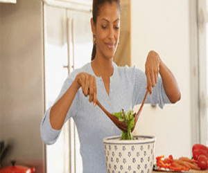   مصر اليوم - الأطباء يحذرون من تناول الوجبات السريعة وقت الإفطار