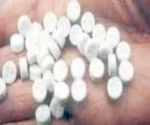   مصر اليوم - ضبط 450 قرصًا مخدرًا بحوزة سائقين في سفاجا