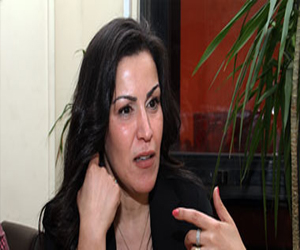   مصر اليوم - نجلة فرج فوده تطالب بحظر استخدام الدين في العمل السياسي والنيابي