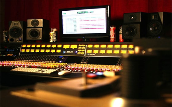 مصر اليوم - أحداث مصر تجبر شركات الإنتاج على تأجيل طرح ألبوماتها الغنائية