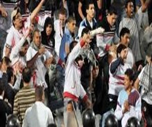   مصر اليوم - مجموعة من جماهير الزمالك تطالب مجلس عباس بالرحيل