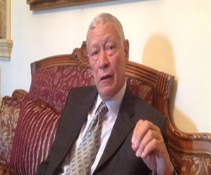   مصر اليوم - عوض: لجنة الدستور تستأنف عملها الثلاثاء والرئاسة هي من تحدد مصيرها