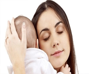   مصر اليوم - الفقر والشعور بالتوتر يهددان الأمومة السعيدة