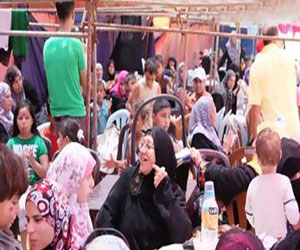   مصر اليوم - أهالي الاسرى الفلسطينية تحتشد أمام مقر الرئاسة  إنتظارًا للاسرى المفرج عنهم