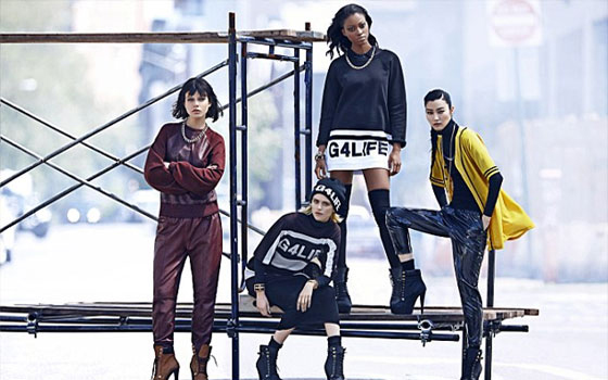 مصر اليوم - ريهانا تكشف عن مجموعتها الجديدة من الأزياء في حملة إعلانية ساخنة