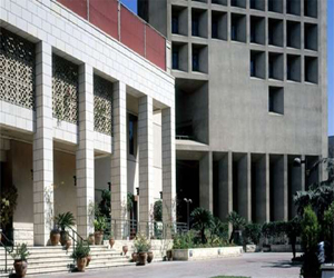 مصر اليوم - السفارة الأميركية تغلق أبوابها أمام الجماهير الخميس بسبب الأحداث