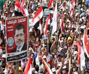   مصر اليوم - أنصار مرسي يغلقون الميدان الأكبر في الغردقة