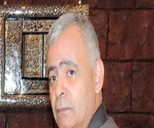   مصر اليوم - محافظ السويس يرفض مغادرتها بعد إخلائها