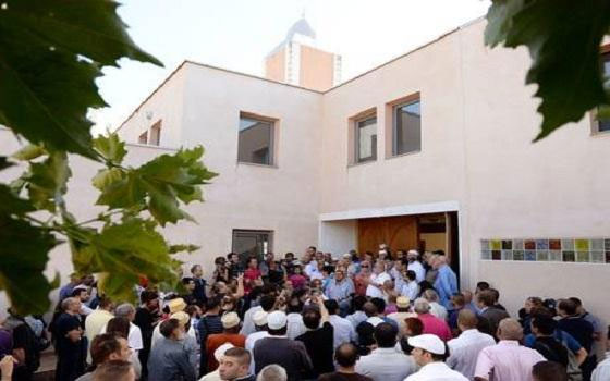   مصر اليوم - الداخلية الفرنسية تعتقل جنديًا في سلاح الجو اعتدى على مسجد بالقنابل