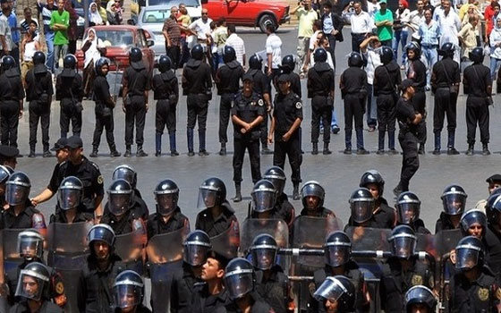   مصر اليوم - الداخلية تنفي استخدام السلاح في فضّ اعتصامي رابعة والنهضة