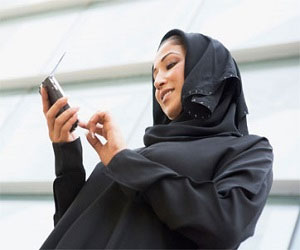   مصر اليوم - إستخدام النساء لـتويتر وفيسبوك حرام شرعًا