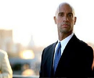   مصر اليوم - أرملة ستيف جوبز تستعد لإعلان زواجها من رجل يصغرها بـ7 سنوات