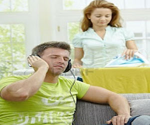   مصر اليوم - الرجال العاملون في وظائف ذكورية تقليدية لا يساعدون زوجاتهم بالمنزل