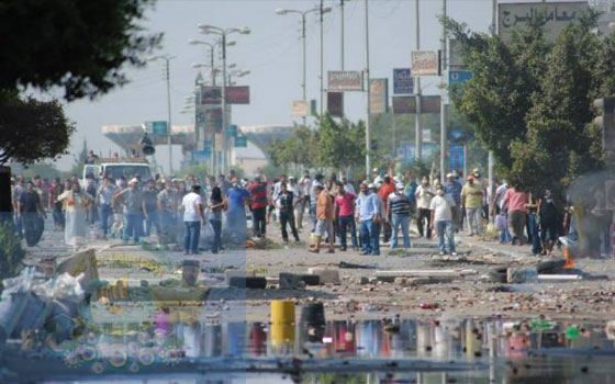   مصر اليوم - 4 قتلى و11 جريحًا في الإسماعيلية جرّاء الاشتباكات بين مؤيدي مرسي والجيش