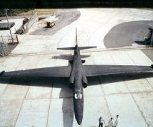   مصر اليوم - الأجسام الطائرة المجهولة في المنطقة 51 في نيفادا كانت طائرات تجسس