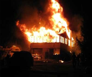   مصر اليوم - نشوب حريق في إحدى قرى القصير السياحية