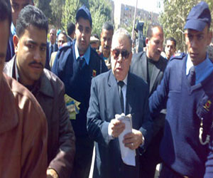   مصر اليوم - محافظ الفيوم يتفقد التلفيات في الديوان العام