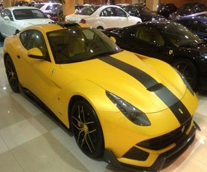 مصر اليوم - فيراريF12 بيرلينيتا DMC الخاصة في الشرق الأوسط على طبيعتها