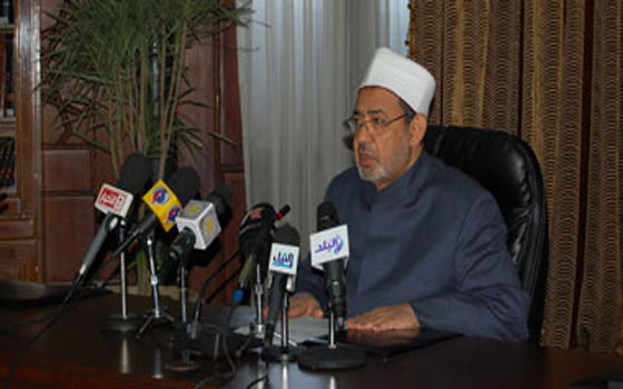   مصر اليوم - شيخ الأزهر يؤكد أن مصر تعيش أجواء فتنة بصناعة خارجية