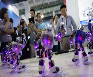   مصر اليوم - روبوت منزلي ذكي مطور في الصين