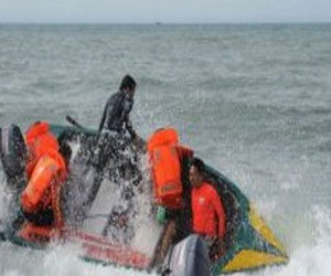   مصر اليوم - فرق الإنقاذ تواصل البحث عن ناجين بعد غرق العبارة في الفيليبين