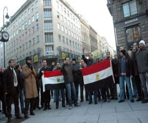   مصر اليوم - متظاهرون مصريون في لندن: نطالب الجماعة أن تثبت أنهم الإخوان المصريون المسلمون