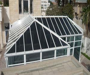   مصر اليوم - زجاج ذكي يتحكم بأشعة الضوء وحرارته حسب مزاجك