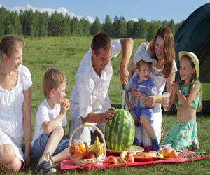   مصر اليوم - البريطانيون يأخذون طعامهم معهم عند قضاء عطلهم الصيفية خارج بلادهم