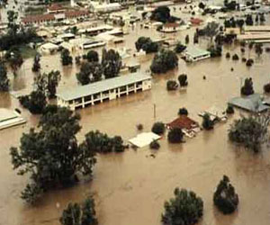   مصر اليوم - الفيضانات تغمر أكثر من 70 منزلًا في إقليم خاباروفسك الروسي