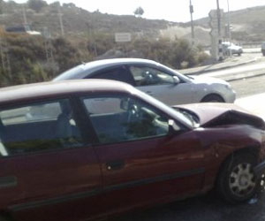   مصر اليوم - سيارة تصدم مطعمًا للكباب وتجرح عددًا من زبائنه بسبب صندل سائقتها