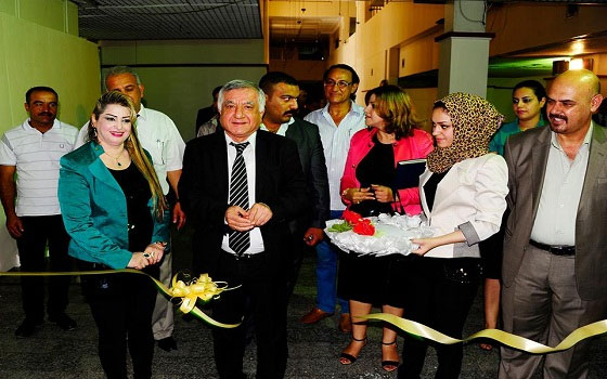 مصر اليوم - وكيل وزارة الثقافة العراقية يفتتح معرض الفنانة التشكيلية فيحاء نهاد