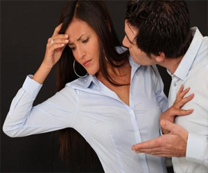 مصر اليوم - كيف تتعاملي مع زوجك الغيور