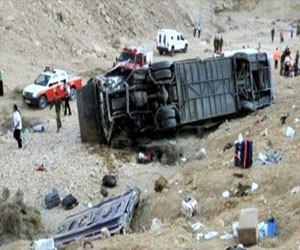   مصر اليوم - انقلاب حافلة سياحية على متنها 49 راكبًا في منطقة جبلية في ماليزيا