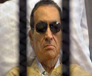 مصر اليوم - نائب الحاكم العسكري يضع مبارك تحت الإقامة الجبرية