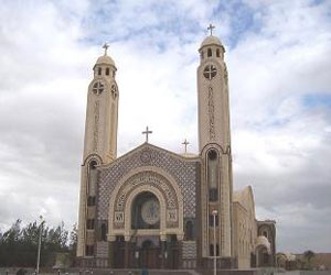   مصر اليوم - انتشار أمني مكثف في محيط كنسية العذراء لتأمين القداس