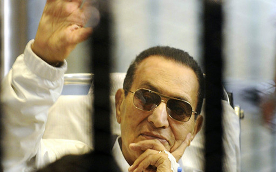   مصر اليوم - مبارك يستعد للخروج ووضعه تحت الإقامة الجبرية في استراحة خاصة بالجيش