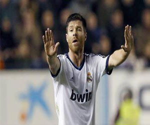 مصر اليوم - تشابي ألونسو نجم الريال يخضع لجراحة ناجحة