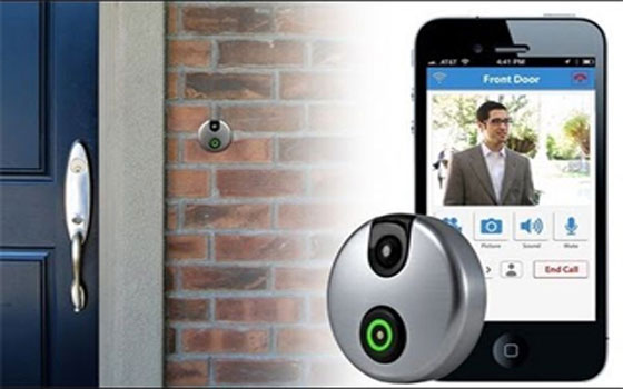   مصر اليوم - كاميرا iDoorCam تعمل عبر الإنترنت