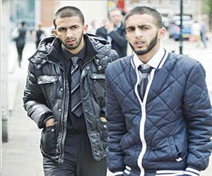   مصر اليوم - توأمان يحيّران محكمة بريطانية في تحديد مرتكب جريمة اغتصاب