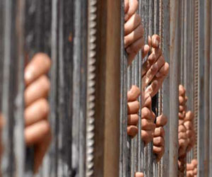   مصر اليوم - القبض على عصابة سرقة المواطنين بالإكراه على الطريق الصحراوي في البحيرة