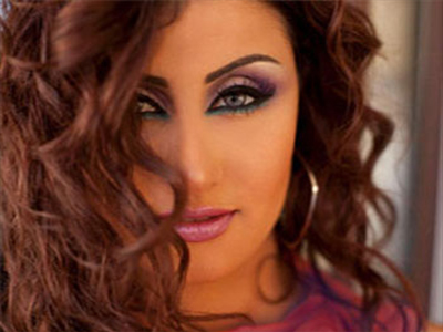 مصر اليوم - حنين لـمصر اليوم: ماكياج صيف 2013 بألوان الزهور الطبيعي