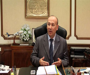   مصر اليوم - وزير الطيران يتفقد توسعات مطار الغردقة الدولي