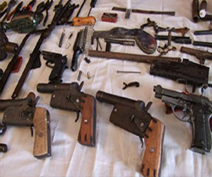 مصر اليوم - استعادة 217 قطعة سلاح مسروقة من مراكز الشرطة في المنيا